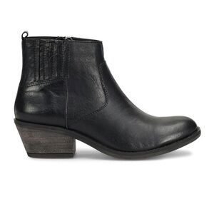 Sofft Ardmore heeled ankle western Chelsea boot